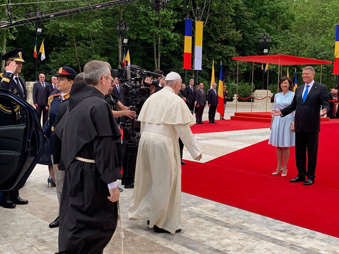 papa-francis-duvardan-duvara-hali-4_qm9.jpg (123 KB)