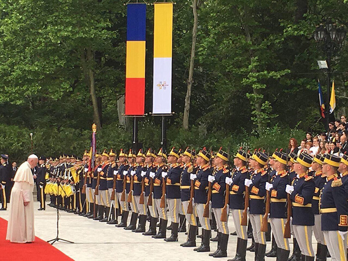 papa-francis-duvardan-duvara-hali-7_06z.jpg (193 KB)